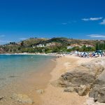 Grecia a impus restricţii pentru 200 de plaje. Turiştii nu mai au voie să-şi pună umbrelele sau şezlongurile pe aceste locuri