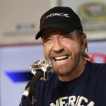 Cele mai bune glume cu Chuck Norris. Legendarul actor, mort la 86 de ani, va rămâne mereu eroul unor bancuri